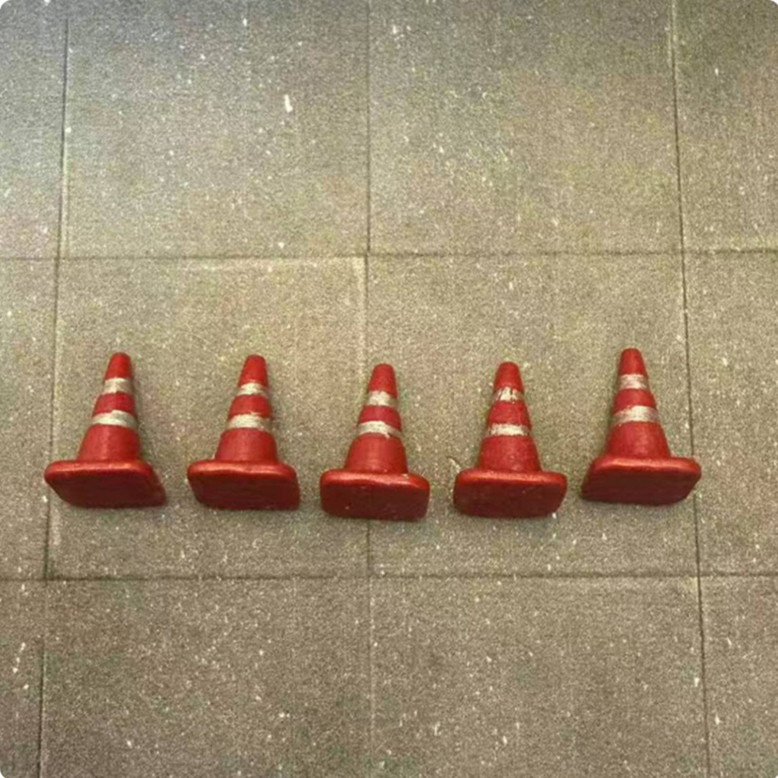 Car Accessories Toy - Yaklaşık 1:64 Ölçekli Sokak Konisi Son